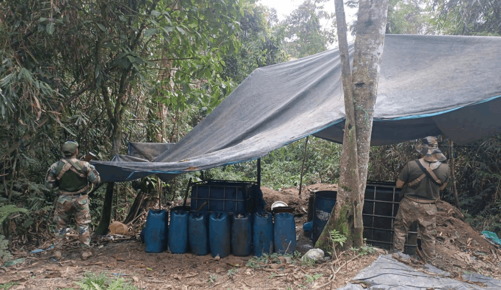 PNP destruye seis laboratorios de droga en Ayacucho y Madre de Dios