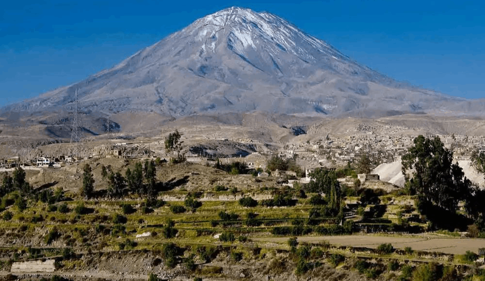 Nuevo informe del IGP detalla los riesgos ante una erupción del volcán Misti