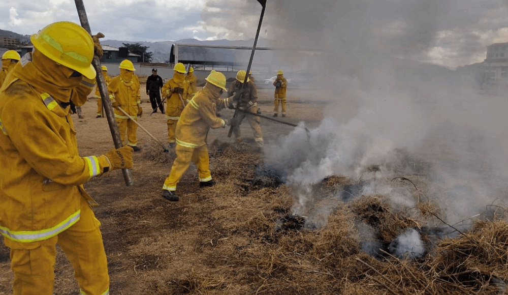 Ejército se capacita para combatir incendios forestales en Cusco